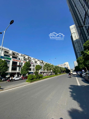 bán biệt thự vinhomes gardenia hàm nghi diện tích 271m, 4 tầng, mặt tiền 12m, giá 580 triệu/m