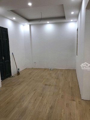 cho thuê chcc 71 nguyễn chí thanh, 70m2 2pn 1wc, không đồ, chỉ có điều hoà 10.5-11tr , vp hoặc ở
