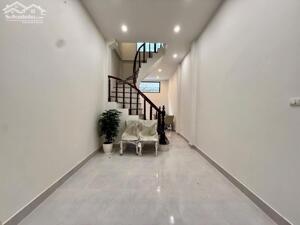 Bán Nhà đẹp 30m2 ở ngay, phố VIP Thái Hà, ô tô vào tận cửa, cách ô tô tránh 20m thông tứ tung.