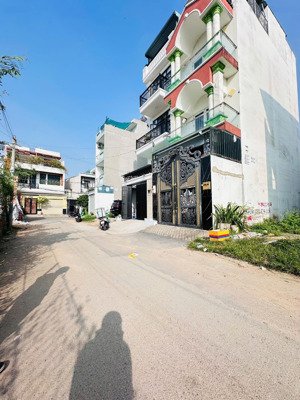 cực hiếm- bán lô đất hxh né nhau- linh đông- 52m2 vuông vức- khu dân trí cao- 5.5 tỷ