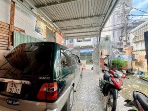 nhà đường 185- plb dt 717 - chỉ 10.5 tỷ c4 - đường ô tô 8m trước nhà - cách 3 căn ra mt