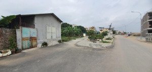 102m liền kề tái định cư nguyên khê.đường trục chính 10m..rộng thoáng nhìn za khu cây xanh