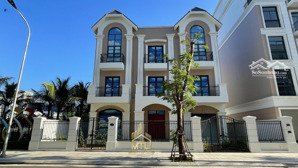 cho thuê biệt thự 200m2 có nội thất đầy đủ tại manhattan - vinhomes grand park. lh thiện