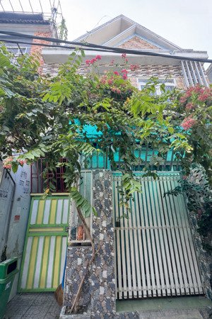 hẻm xe tải dương quảng hàm gò vấp- 6x22m - vừa ở vừa cho thuê phía sau