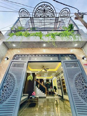 nhà đẹp riêng bán gấp, đ.nguyễn phúc nguyên, p13, q3, dt 64m2, giá 3 tỷ 750tr, sổ hr chính chủ