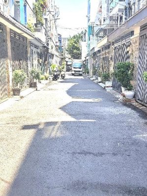 nhà 5 tầng btct đường số 59 gv- đ nhựa 5m - pháp lý shr- giá 8 tỷ - gần c cư dreamhome gv