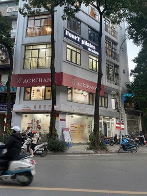 cho thuê nhà mặt phố quang trung, hoàn kiếm lô góc, vị trí đẹp, độ nhận diện cao, vỉa to rộng