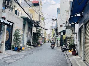 tân phú-hxh chà bá vườn lài. vị trí,kết cấu, không nhanh k kịp
nhà 3 tầng đẹp-bán lẹ: 8.5 tỷ