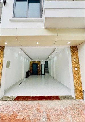 kiếm đâu ra! nhà lô góc oto tránh, 6t thang máy, hàng xóm bán đảo linh đàm, 40m2 giá 12.6 tỷ