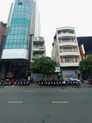 chia thừa kế cần bán gấp nhà mặt tiền 140-142 lê lai, phường bến thành, quận 1