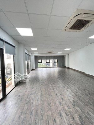 cho thuê văn phòng lương thế vinh 120m² giá 19 triệu/tháng không gian rộng, dễ setup