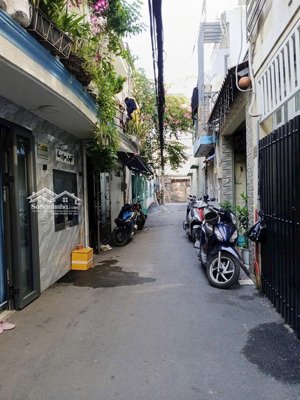 nhà gò vấp sổ riêng, đường phạm văn chiêu hẻm 3m gần mặt tiền.