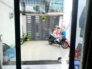 ngay phan văn hớn trường chinh | 107m2 | nhà 3 tầng btct | hẻm thông | nhỉnh 7 tỷ.