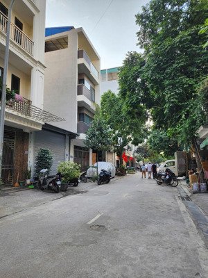 bán nhà phân lô phùng hưng, hà đông, 50m2 x 4 tầng, giá 13.5 tỷ, đường rộng 2 ô tô