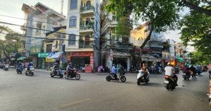 bán nhà mặt đường chợ hàng, diện tích: 140m². lh e quang hải phòng 0568149***