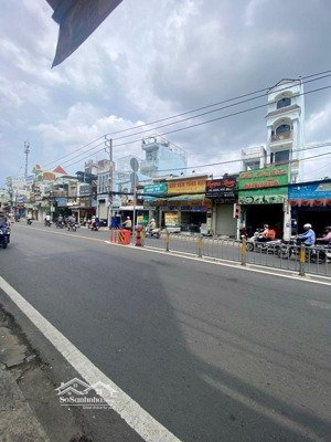 nhà mặt tiền.kinh doanh. 4 tầng đường hậu giang. quận 6.