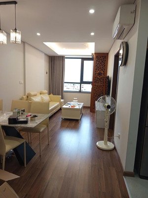 chính chủ cần cho thuê căn 2pn 2wc 75m, nội thất đẹp, toà n03t6 ngoại giao đoàn, giá 15 triệu.