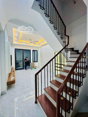 bán nhà dân xây căn hộ ccmini tại ngọc trục đại mỗ ngõ nông oto đỗ cửa