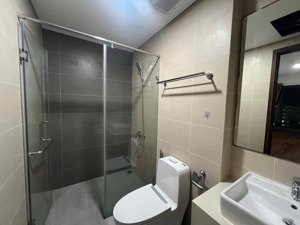 cần bán gấp căn hộ flora mizuki 78m2 giá 4.4 tỷ view đông bắc. lh: minh thanh