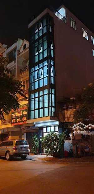 cho thuê nhà ở lạc long quân, tây hồ, hà nội. dt 75x6t, mt 5m, thông sàn, thang máy, giá 30 triệu