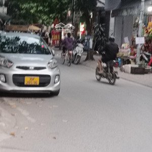 bá.n n.hà minh khai dt 62 m * 4 tầng , mt 4,3 giá 12.5 tỷ tương mai hai bà trưng ,ô tô đỗ cửa ngõ
: