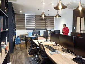 cho thuê văn phòng tại ngã tư khuất duy tiến , nguyễn trãi, 80m2, giá 8 triệu , chia sẵn 02 phòng