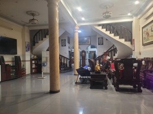 biệt thự khu tên lửa bình tân - giáp coopmart - 8x20 - 4 tầng - 10pn - giá 22 tỷ