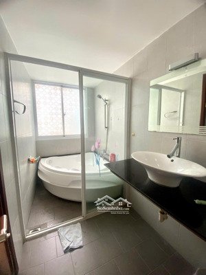 bán nhà căn hộ dịch vụ 33 phòng đường nguyễn trãi p2q5 giá 38 tỷ