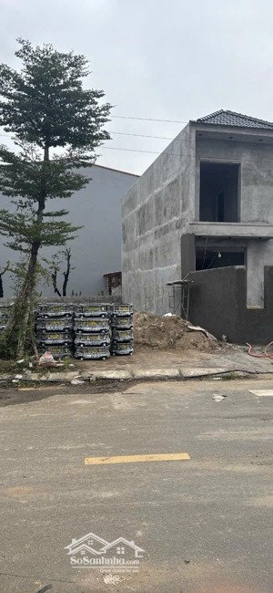 bán đất phân lô đấu giá tại mễ sở văn giang. vỉa hè kinh doanh. dt: 97m2, mt: 6m. nhỉnh 5tỷ