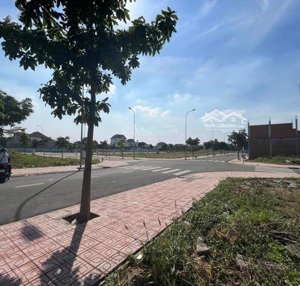 hàng hiếm săn đất dt743 thuận an 80m2 vị trí kinh doanh 1,45 tỷ không có nền thứ 2