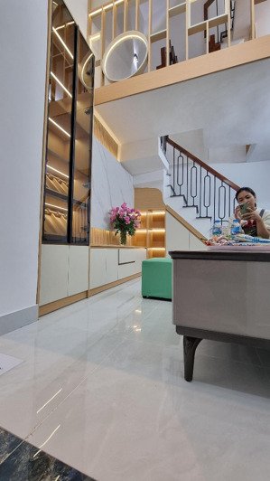 6,8tỷ siêu phẩm ngõ chợ khâm thiên- 4tầng 28m2- t2 lên đua 34m-nở hậu l- fun nội thất- giá cực hiếm