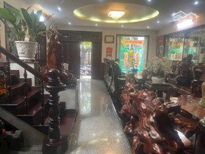 cần bán gấp biệt thự 1 trệt 2 lầu trung tâm hành chính dĩ an phường dĩ an, tp.hcm diện tích: 210