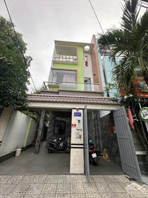 mặt tiền đường 8m, vạn phúc, 9,9 tỷ, 141m2, 4pn, 4wc, 3 tầng