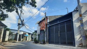 bán gấp nhà mặt tiền đường nhựa kinh doanh gác lững sđc ,đường 3-2 , đông thạnh , hóc môn