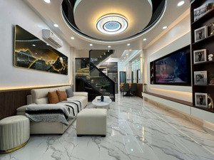 cần bán nhà siêu đẹp tại quận 7 - chỉ 5 phút qua đến q4 - nhỉnh 7tỷ.