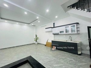 bán nhà văn cao - đội cấn dt 40m2 5 tầng - 50m ra phố - dân xây chắc chắn!!!