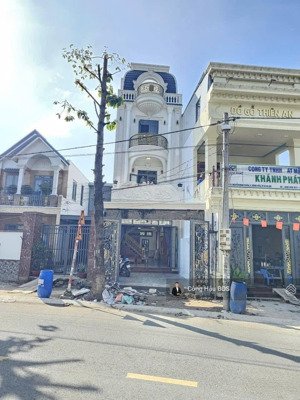 nhà 3 tầng mt nguyễn đình chiểu, p. đông hoà. dt: 100m2(5x20m) odt: 66.5m2. gồm 4pn - 5wc, 8.3 tỷ