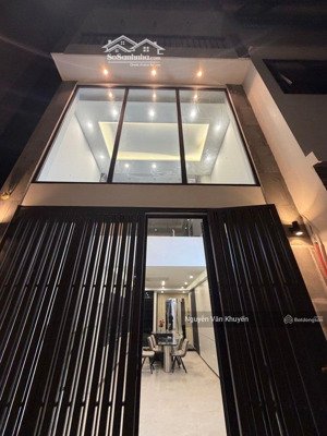 hiếm - ngọc thụy -sát vách khai sơn - 40m2x5t -thang máy nhập khẩu - 1 nhà ra phố - nhỉnh 10 tỷ.