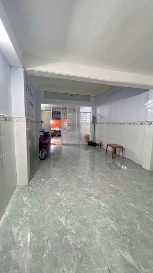 nhà đẹp - lạc long quân - quận 11 - hxh 68m 3 tầng ngay chợ - vừa ở vừa kinh doanh - chỉ 8.4 tỷ