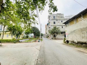 hoa hậu view vườn hoa sát phố nguyễn cao luyện,việt hưng.
dt: 60m2 căn góc 2 mặt tiền ô tô tránh kd