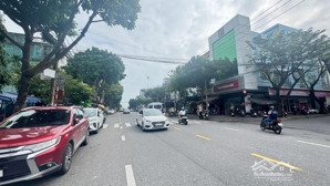 bán gấp nhà lô góc kinh doanh siêu đỉnh, phan đăng lưu hải châu, dt 107m - 1 tầng - mặt tiền 24m.