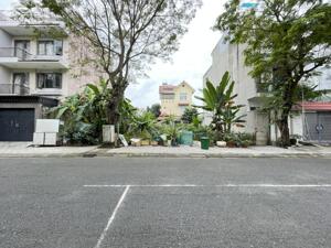 Lô 5 x 20 trục chính cổng KDC Gia Hoà đường nguyễn đình thi