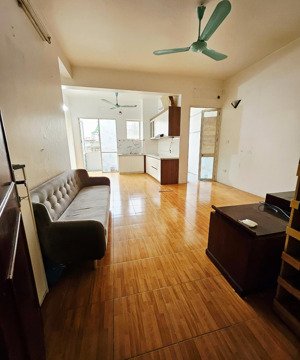 bán ch chung cư f4 trung kính, diện tích 83m2, 2 pn + 2wc + 3logia, nội thất cơ bản. giá 7.25 tỷ.