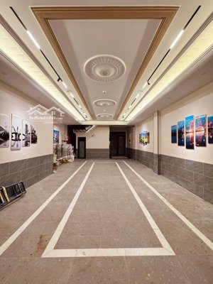 chính chủ cần bán nhà đường nguyễn văn trỗi. 4.7 x 15m. cn 73m2. hầm 6 tầng. hđt: 130tr. giá 28 tỷ