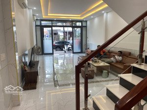 nhà 3 tầng đẹp đường tiểu la gần đường 2/9- dt: 5x20=100m2, hướng bắc, giá chỉ 16.5 tỷ