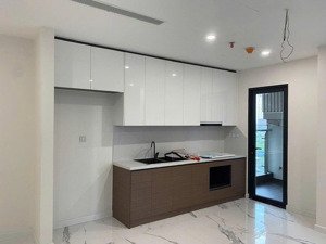 cho thuê căn hộ sunshine city 3 phòng ngủ nội thất cơ bản giá tốt 