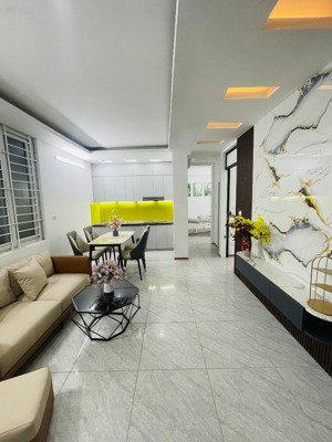 chính chủ cho thuê căn chung cư tầng 1 riêng biệt ở phú đô ,gần sân vận động mỹ đình.3 ngủ .2wc