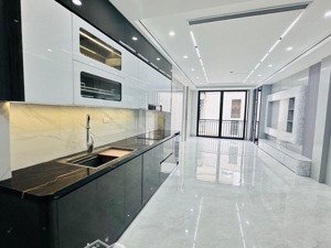 long biên ngôi nhà tràn nắng gió không gian sống yên bình