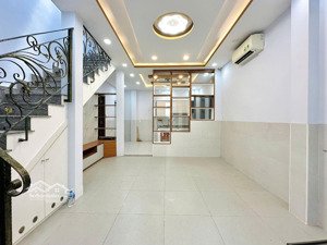 bán gấp trong tháng - bán nhà đường cách mạng tháng tám 44.4m² 2 tầng - giá bán 6.75 tỷ