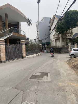 bán hai ô đất sau đông y cột 8 , hạ long 